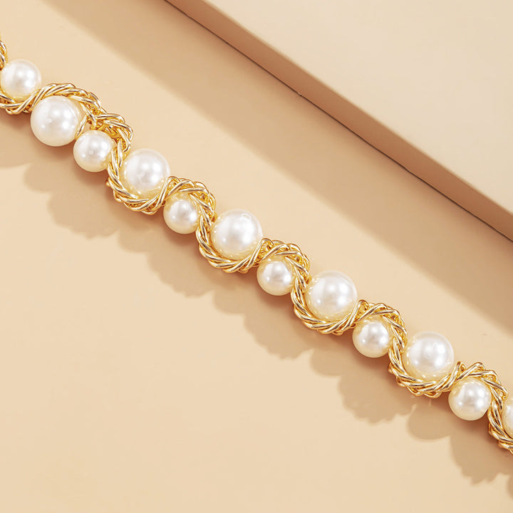 Corinne | Perlenhalskette mit verwobener goldener Kette