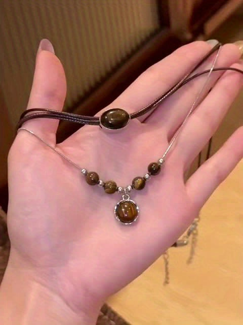 Lucia | Tigerauge Halskette mit Rundanhänger und zeitloser Eleganz
