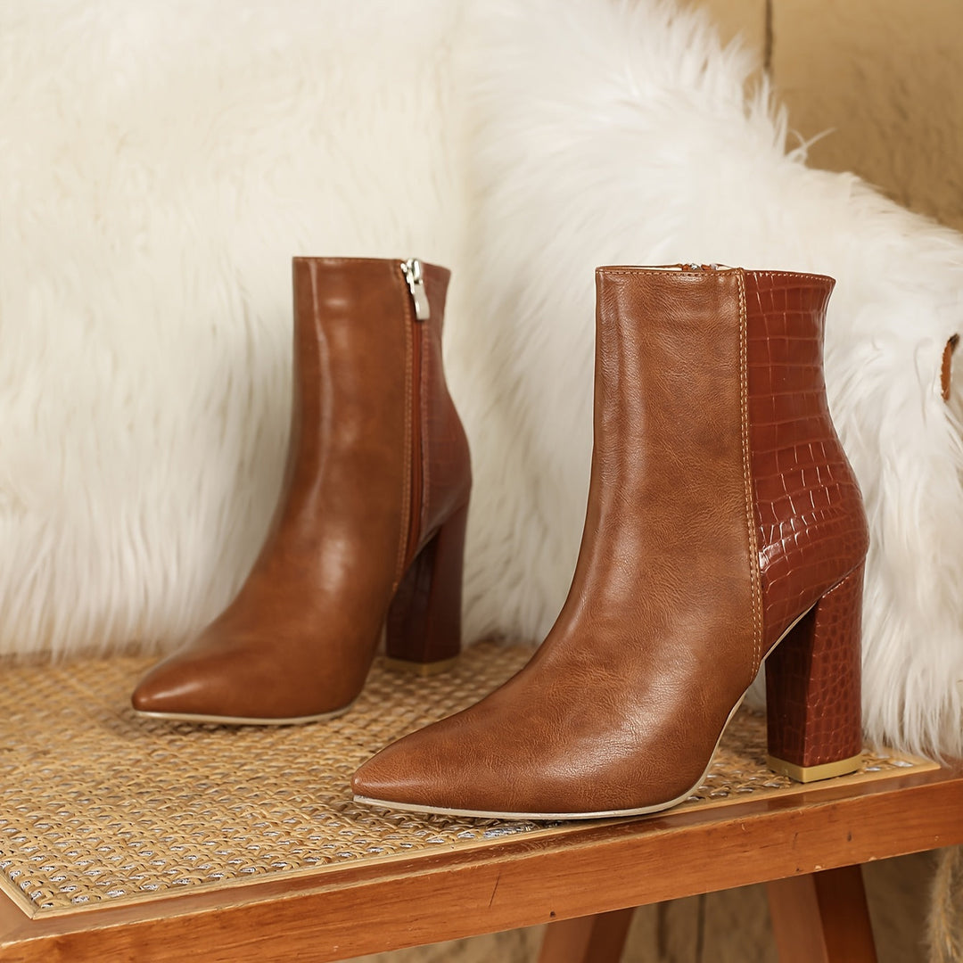 Alexandra | Elegante Western-Stiefeletten mit breitem Absatz und spitzer Fußspitze
