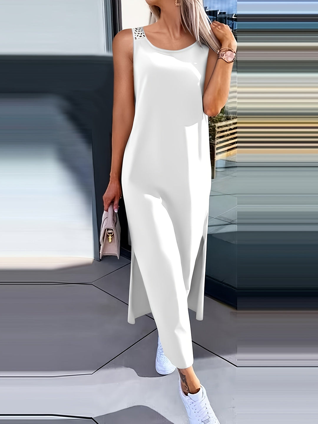 Umaira | Ärmelloses Kleid mit Spitze und freiem Rücken