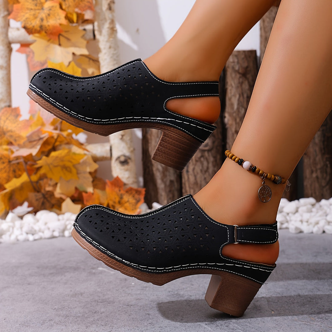 Korae | Absatzsandalen mit verstellbaren Riemen und durchbrochenem Design