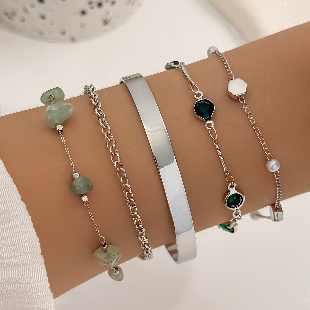 Aethique | Set aus 5 Bohemian-Armbändern mit grünen Steinen und Vintage-Details