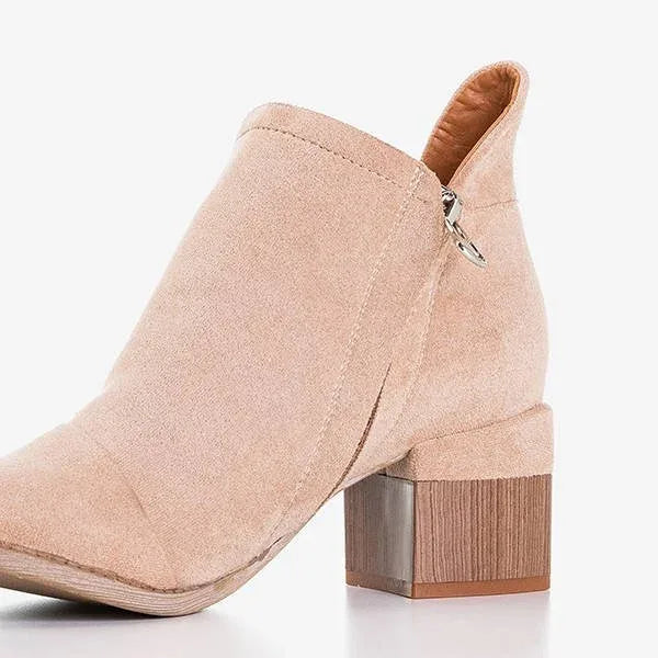 Danielle | Stiefeletten mit Blockabsatz und seitlichen Cut-outs