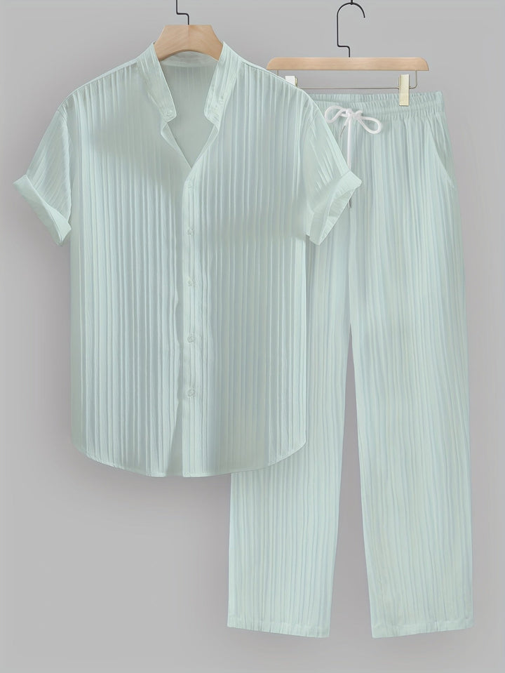 Kavaroq | Sommeroutfit für Herren mit Mao-Kragenhemd und Hose mit Kordelzug