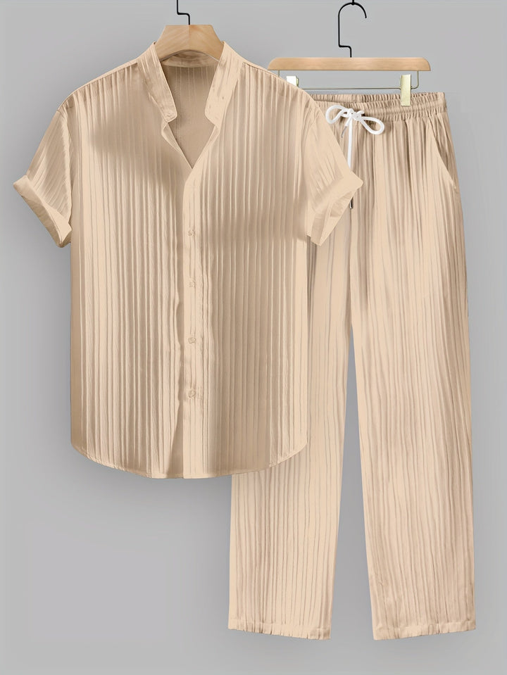 Kavaroq | Sommeroutfit für Herren mit Mao-Kragenhemd und Hose mit Kordelzug