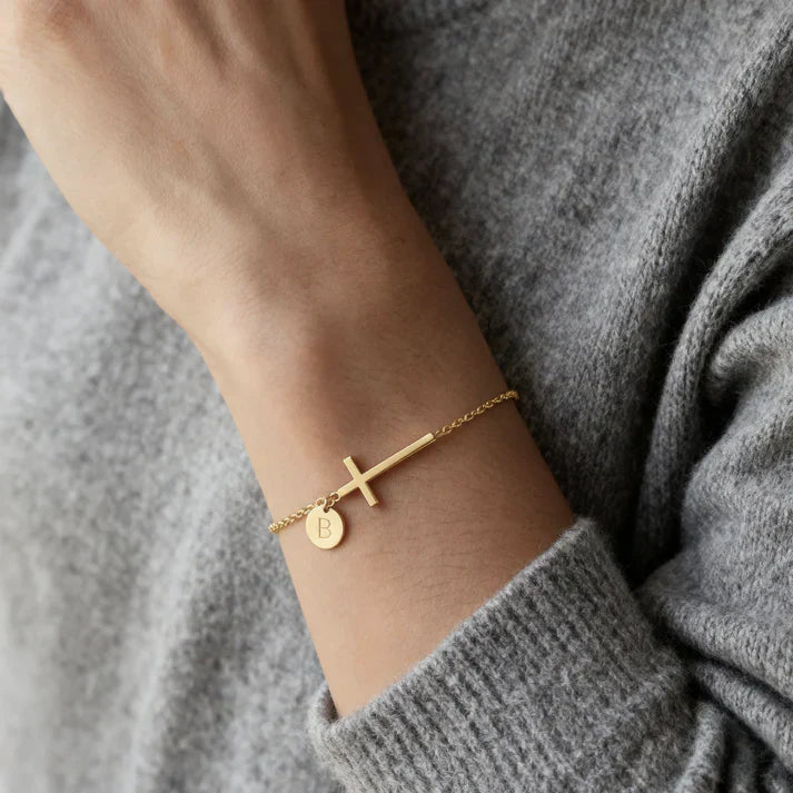 Elodryn | Personalisiertes Kreuz und Initialien Armband