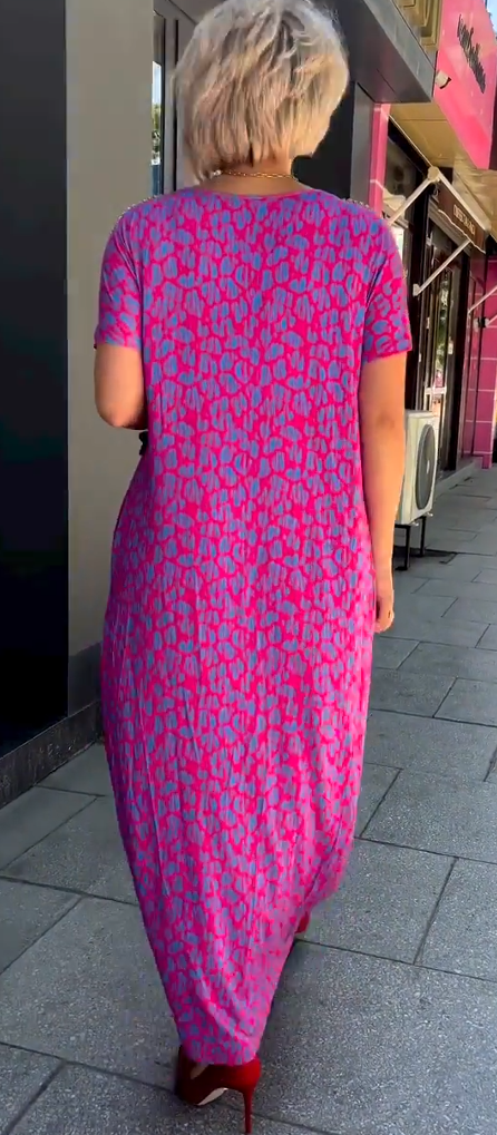 Leni | Rosa und lila Kleid mit floralem Muster und Diamant-Ausschnitt