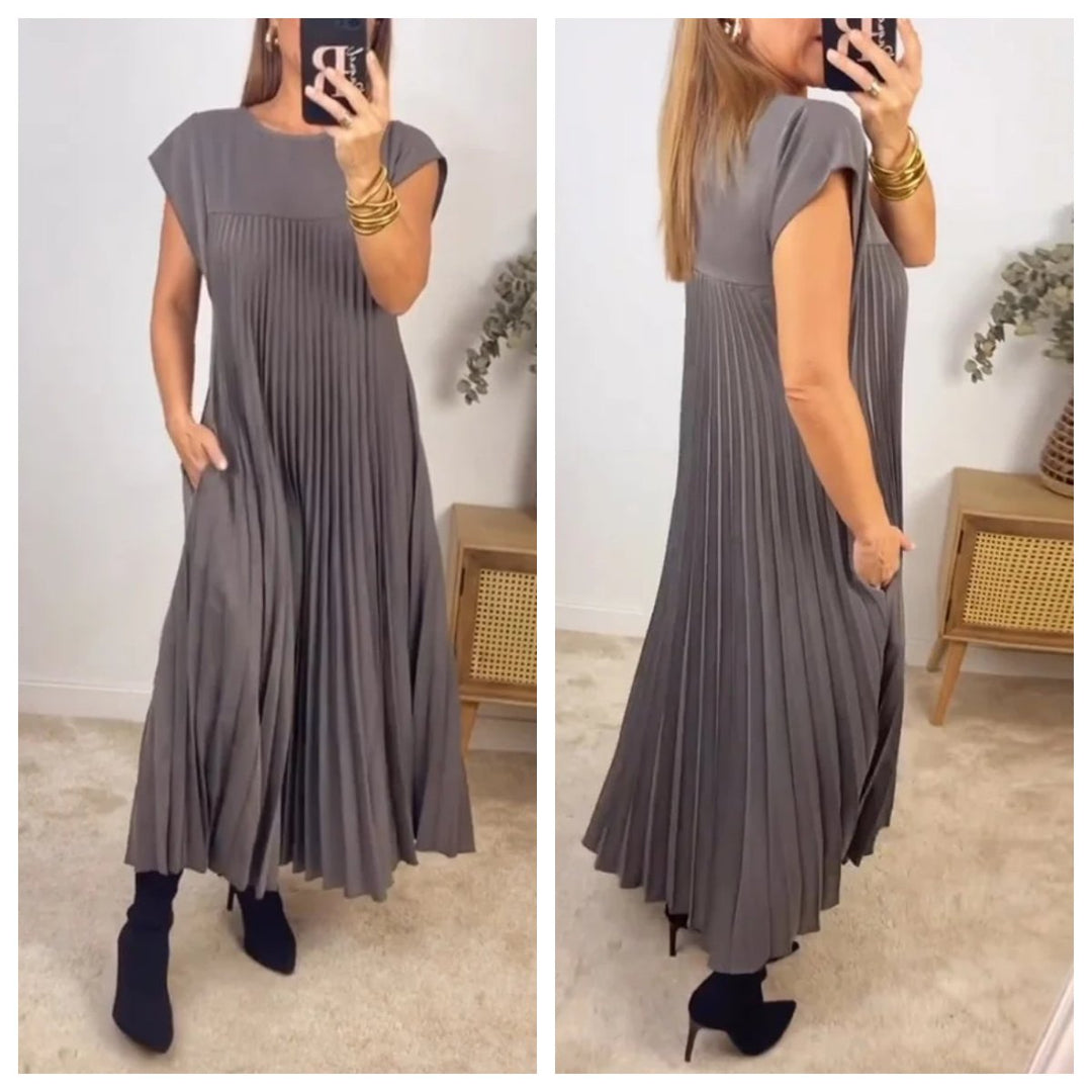 Elara | Elegantes Kleid mit fließendem Schnitt und sanftem Fall im modernen Stil