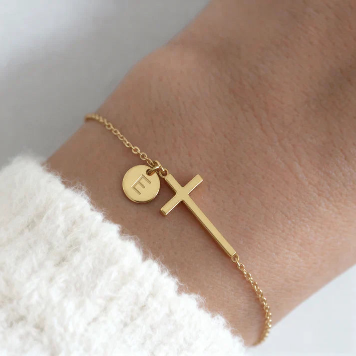 Elodryn | Personalisiertes Kreuz und Initialien Armband