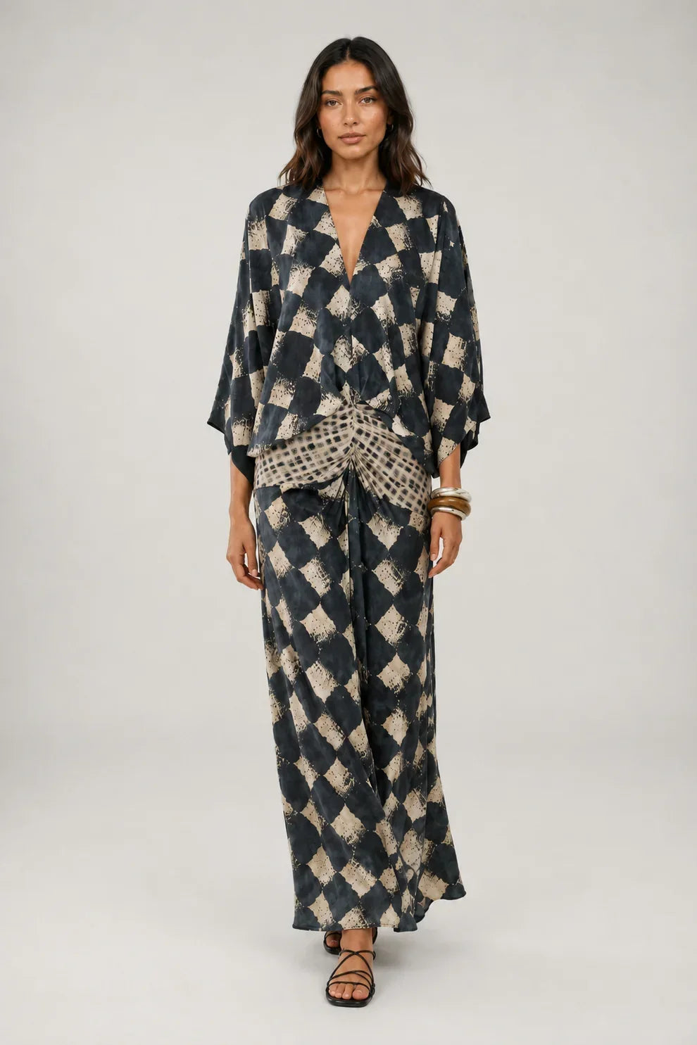 Bethany | Langes Kleid mit Mosaikdruck und Kimonoärmeln