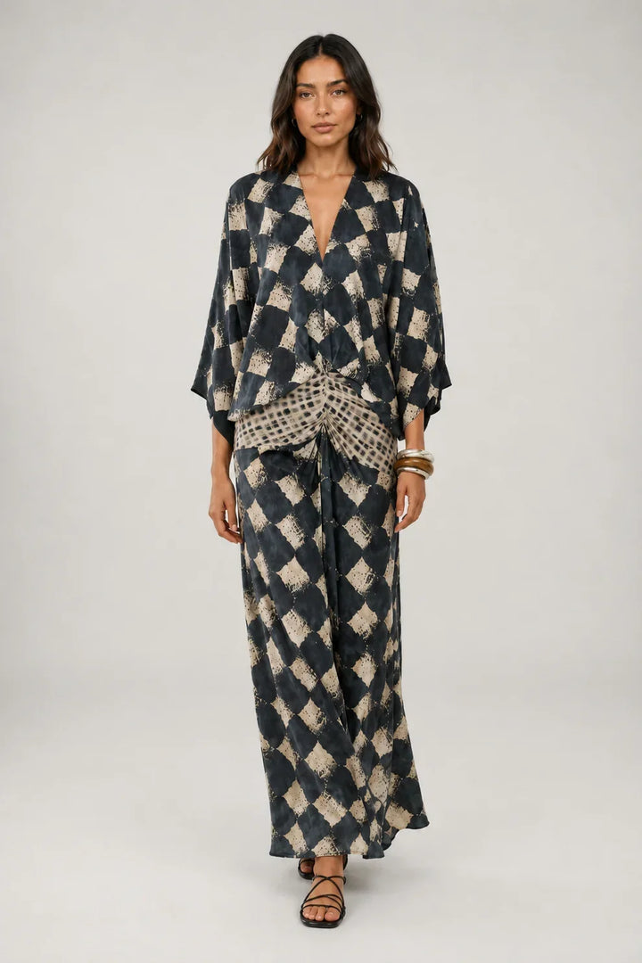 Bethany | Langes Kleid mit Mosaikdruck und Kimonoärmeln