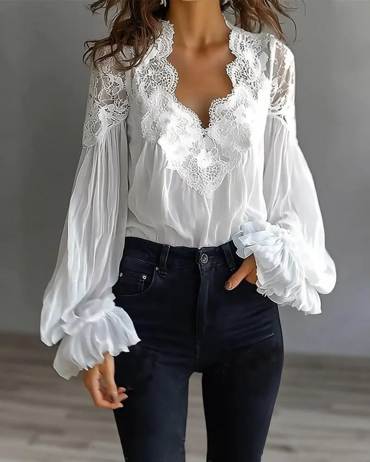 Margaret | Bluse mit V-Ausschnitt und Spitzendetails