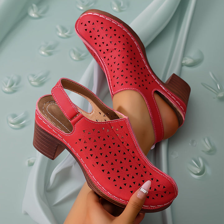Korae | Absatzsandalen mit verstellbaren Riemen und durchbrochenem Design