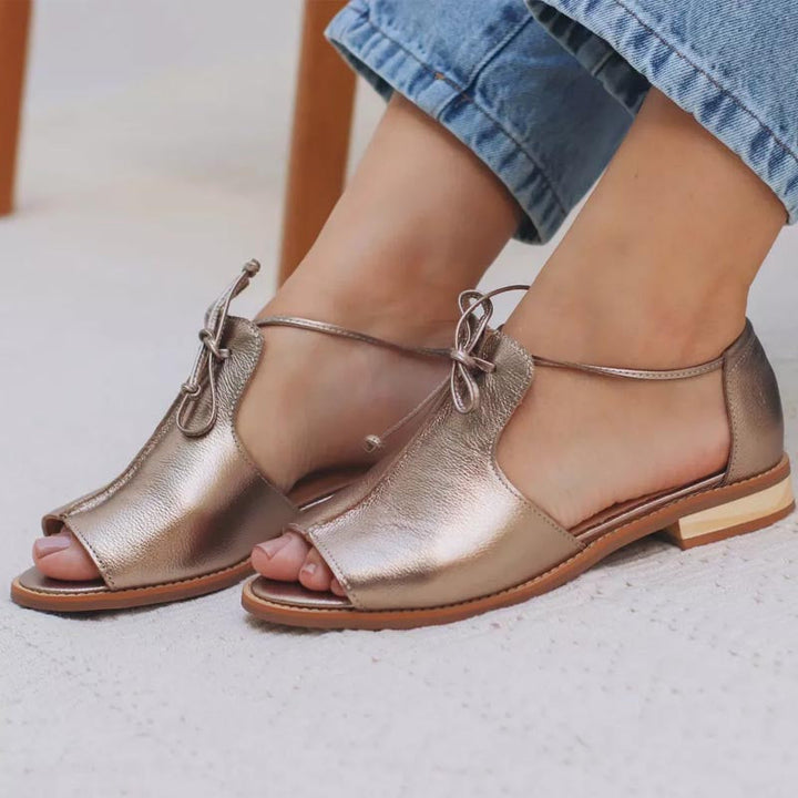 Kylie | Ledersandalen mit verstellbarer Schleife