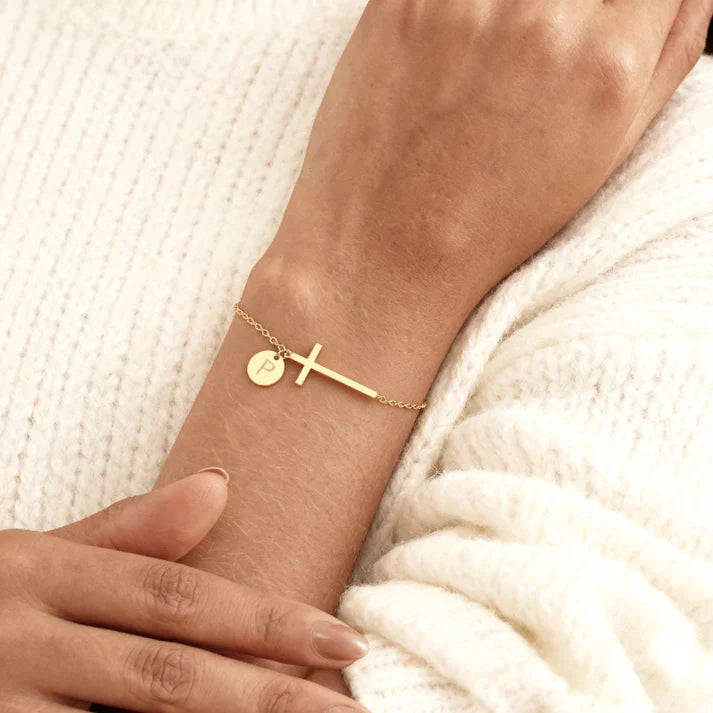 Elodryn | Personalisiertes Kreuz und Initialien Armband