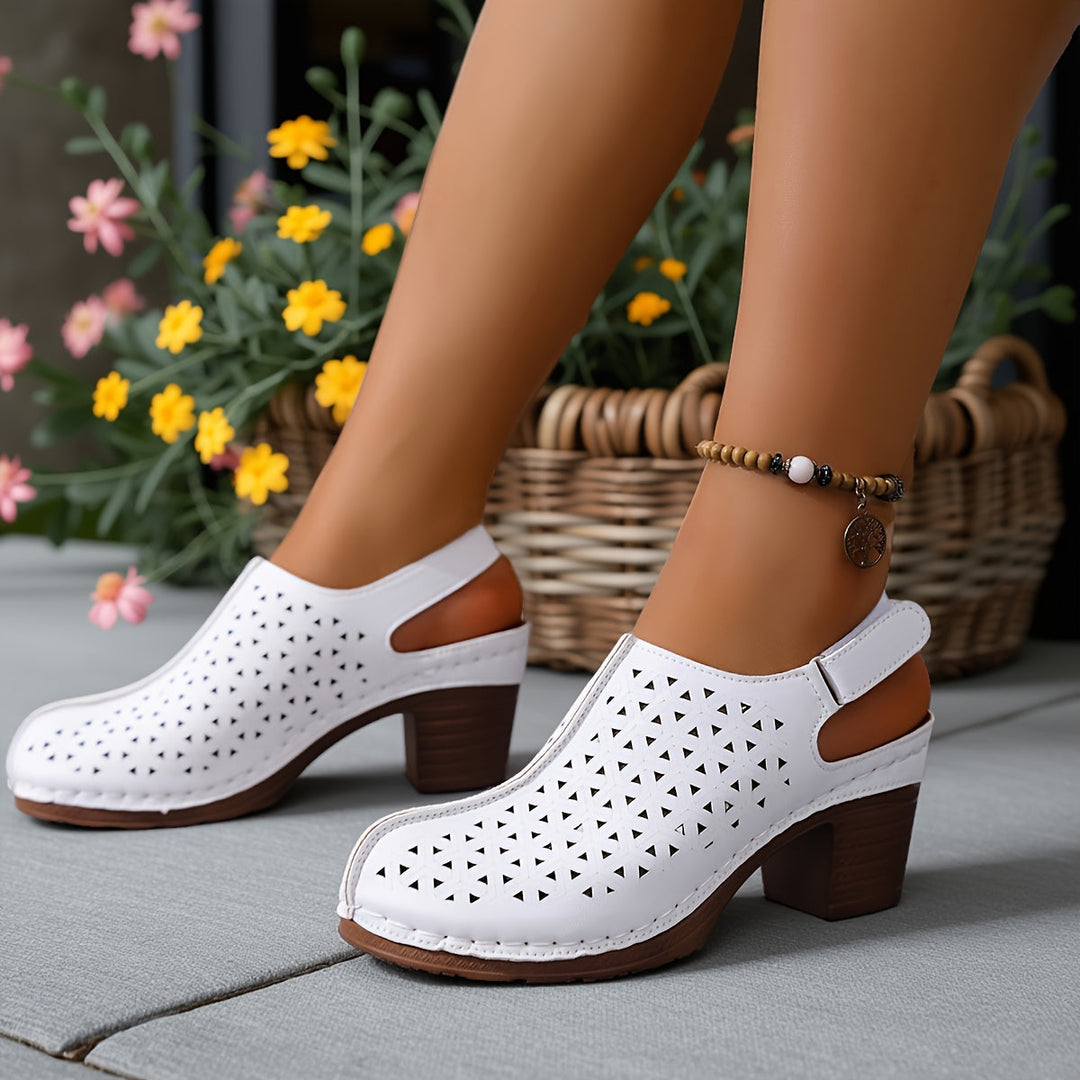 Korae | Absatzsandalen mit verstellbaren Riemen und durchbrochenem Design