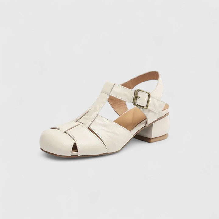 Nessa | Sandale mit Riemen und Schnalle