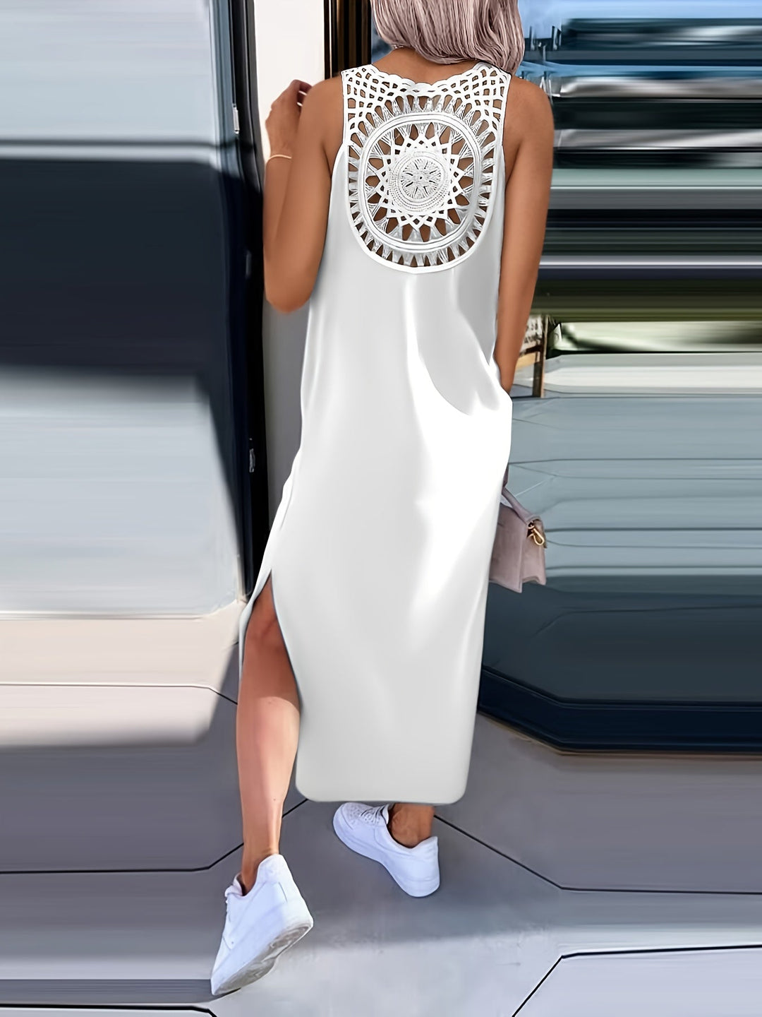 Umaira | Ärmelloses Kleid mit Spitze und freiem Rücken