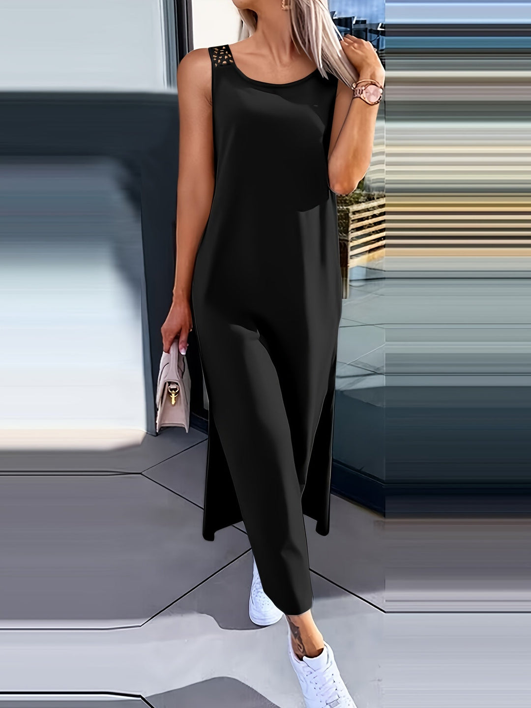 Umaira | Ärmelloses Kleid mit Spitze und freiem Rücken