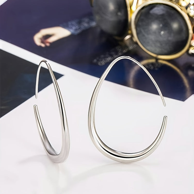 Raya | Minimalistische Tropfenohrringe mit elegantem Design