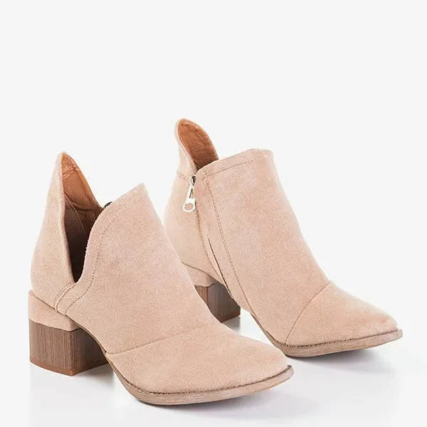 Danielle | Stiefeletten mit Blockabsatz und seitlichen Cut-outs