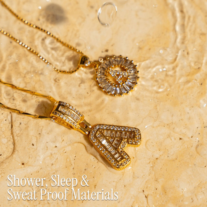 Primrose | Anfangsbuchstaben-Halsketten mit 14k Diamanten (2 Stück)
