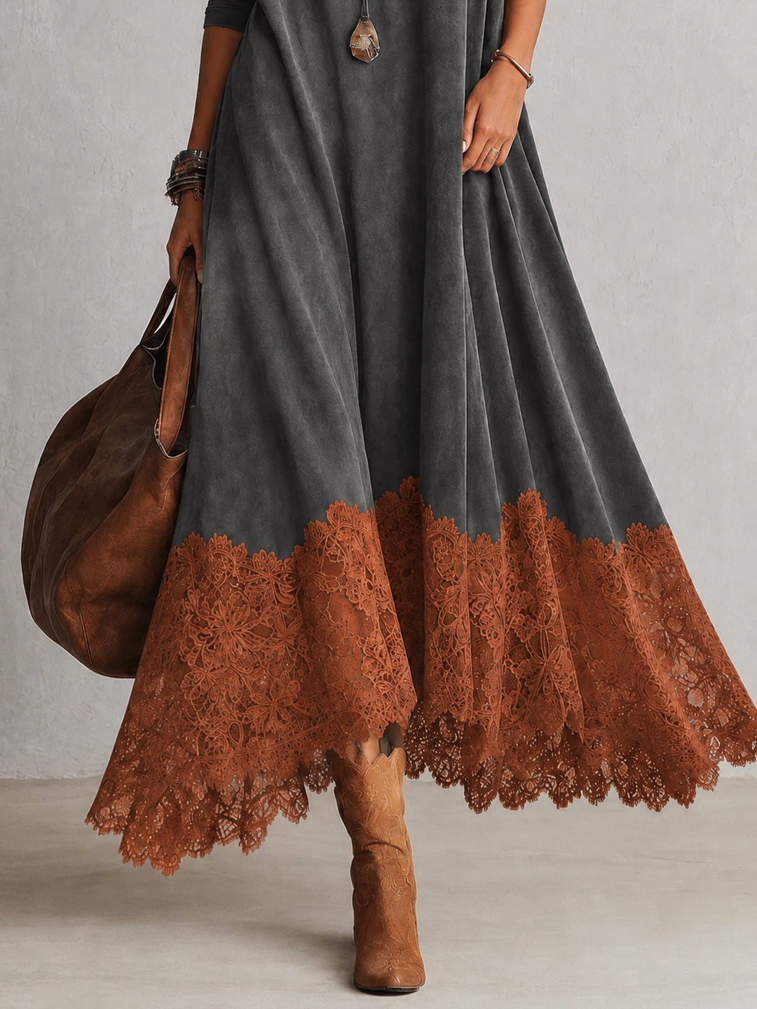 Lillian | Maxikleid mit Wildleder-Effekt und Spitze