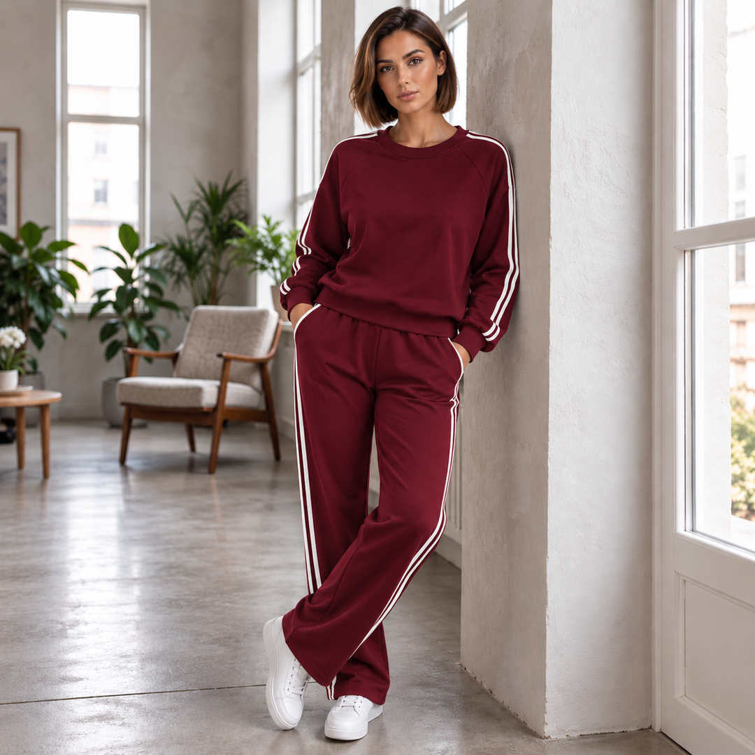 Dominique | Sportanzug mit Sweatshirt und gestreiften Hosen