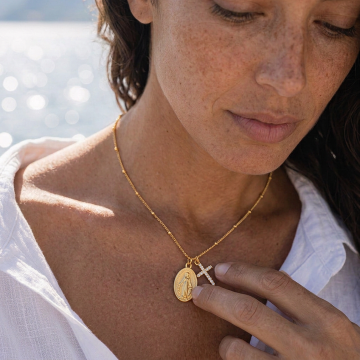 Belladonna | Halskette mit Wundermedaille und Kreuz