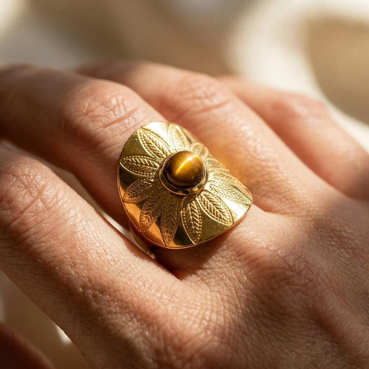 Leah | Mandala-Ring mit Tigerauge und schützendem Design