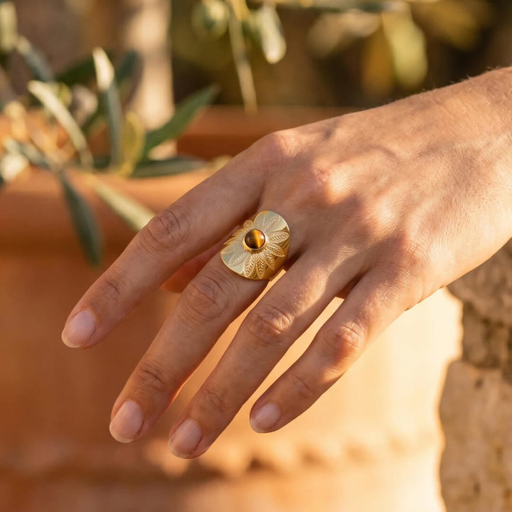Leah | Mandala-Ring mit Tigerauge und schützendem Design