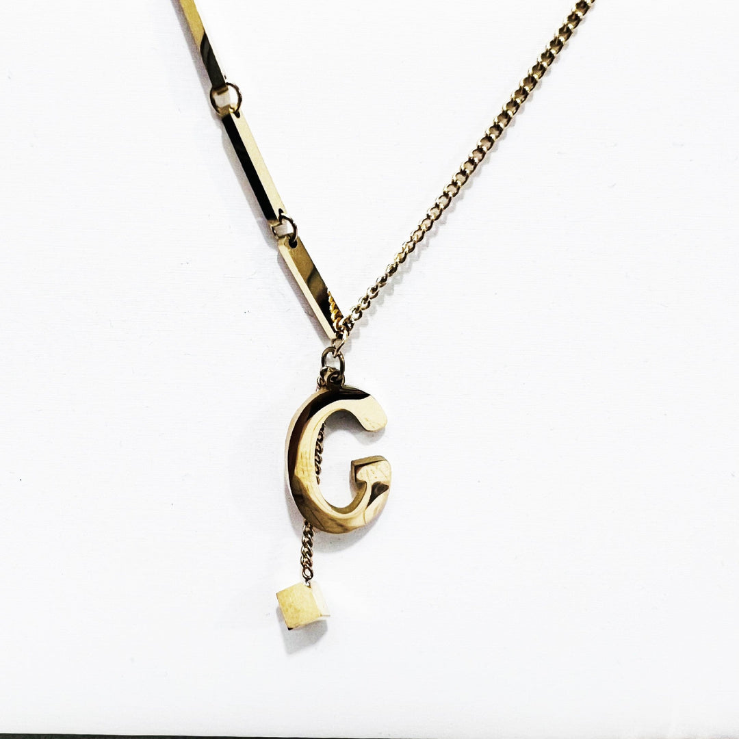 Blakely | Halskette mit personalisiertem Anfangsbuchstaben in elegantem Finish
