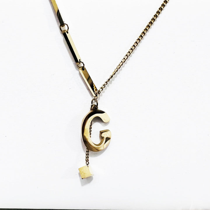 Blakely | Halskette mit personalisiertem Anfangsbuchstaben in elegantem Finish