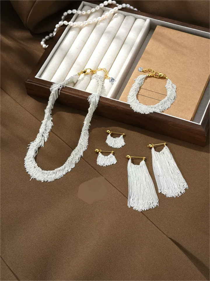 Ursa | Dynamisches Kaskaden-Quasten Schmuck-Set