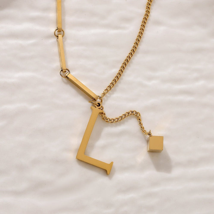 Blakely | Halskette mit personalisiertem Anfangsbuchstaben in elegantem Finish