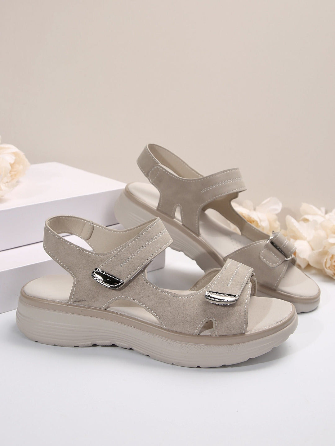 Cassandra | Bequeme Sandalen mit verstellbarem Klettverschluss