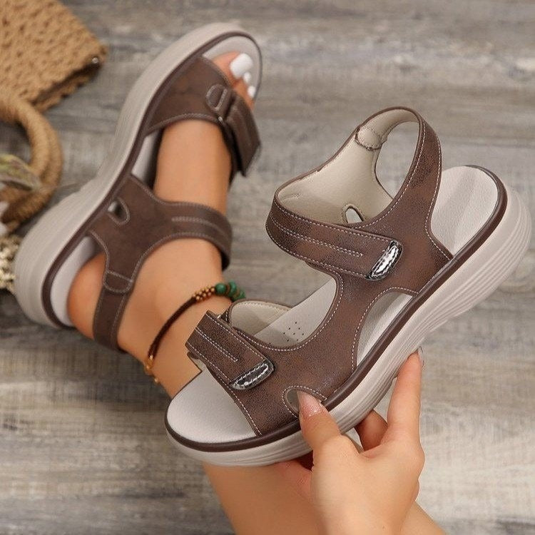 Cassandra | Bequeme Sandalen mit verstellbarem Klettverschluss