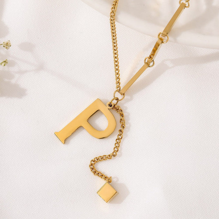 Blakely | Halskette mit personalisiertem Anfangsbuchstaben in elegantem Finish