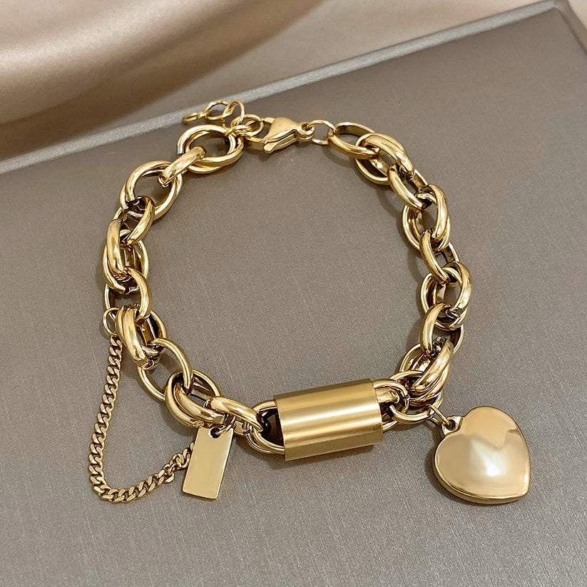 Serenella | Grobgliedriges Kettenarmband mit Herzanhänger
