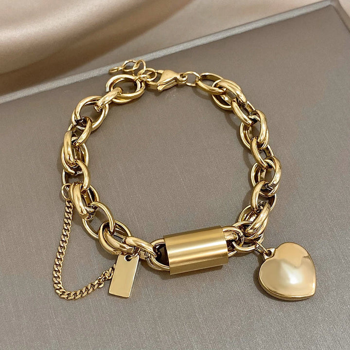 Serenella | Grobgliedriges Kettenarmband mit Herzanhänger