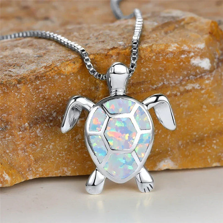 Ella | Halskette mit Schildkröten-Anhänger aus Opal