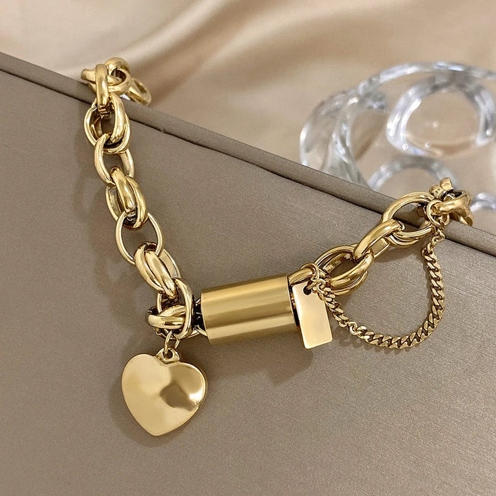 Serenella | Grobgliedriges Kettenarmband mit Herzanhänger