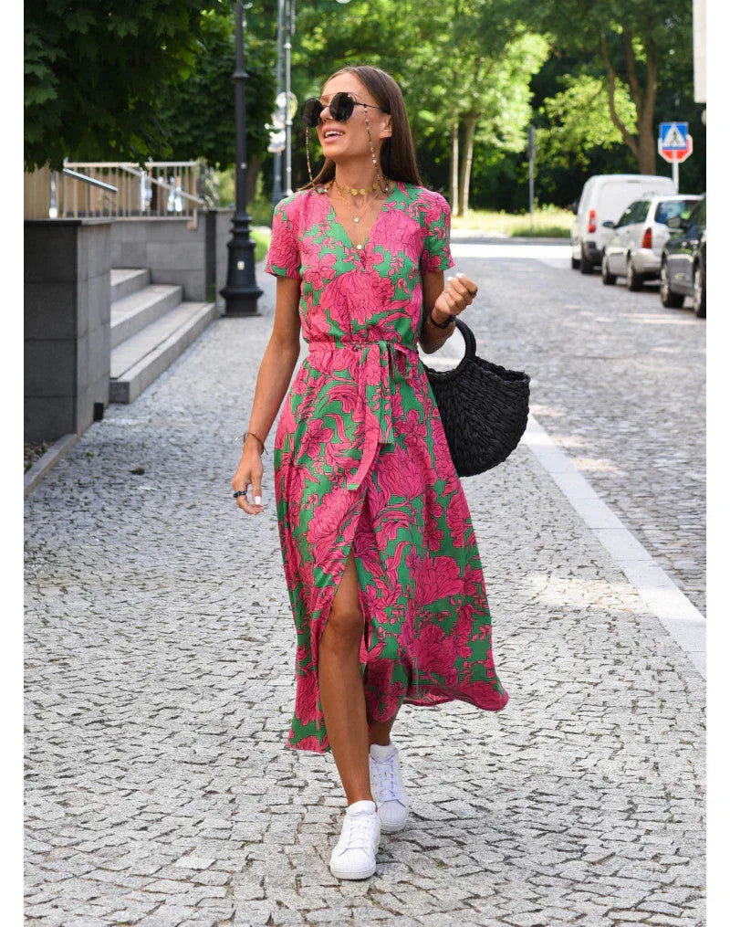 Delia | Elegantes Kleid mit V-Ausschnitt und figurformendem Schnitt