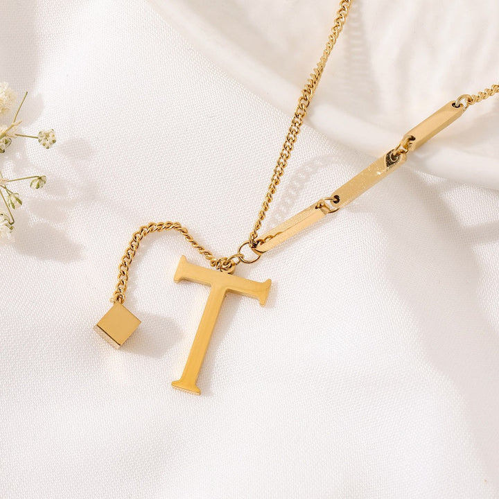 Blakely | Halskette mit personalisiertem Anfangsbuchstaben in elegantem Finish