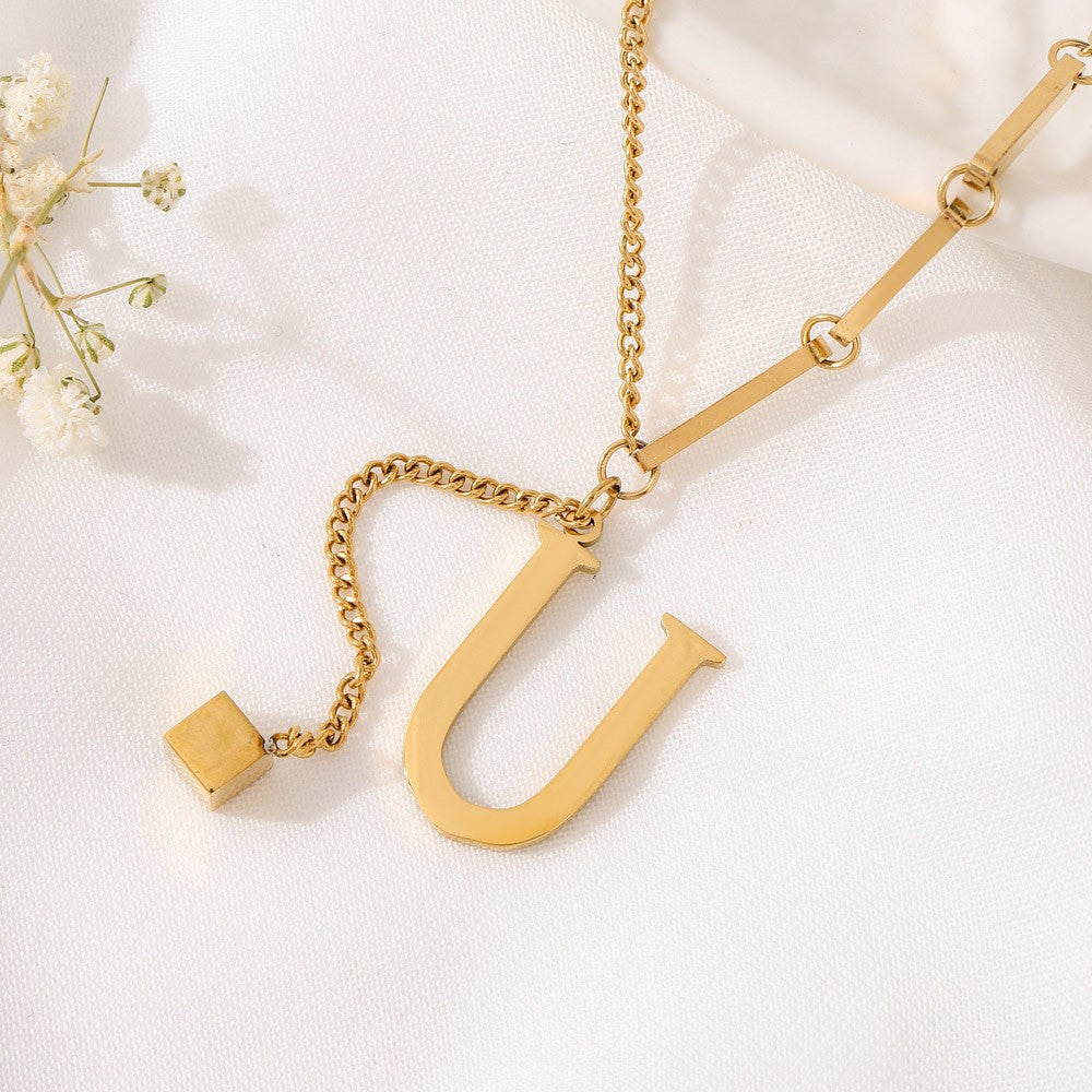 Blakely | Halskette mit personalisiertem Anfangsbuchstaben in elegantem Finish