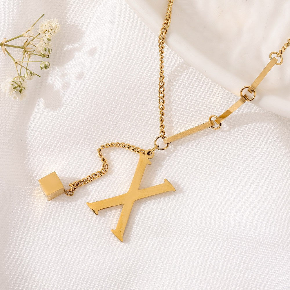 Blakely | Halskette mit personalisiertem Anfangsbuchstaben in elegantem Finish