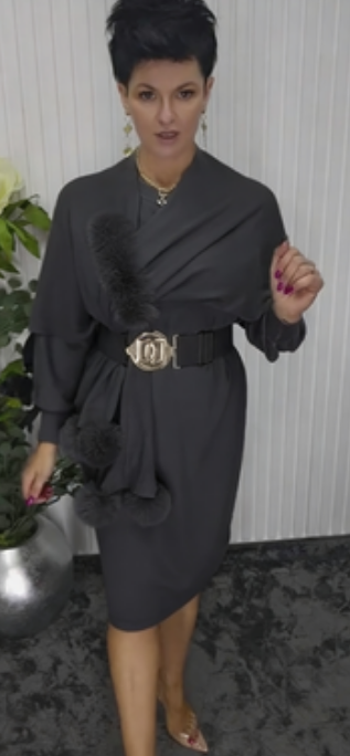 Danira | Damen Langarmkleid mit weichem dekorativem Schal