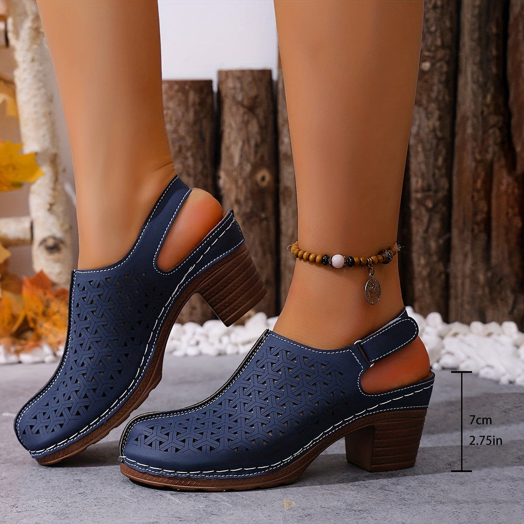 Korae | Absatzsandalen mit verstellbaren Riemen und durchbrochenem Design