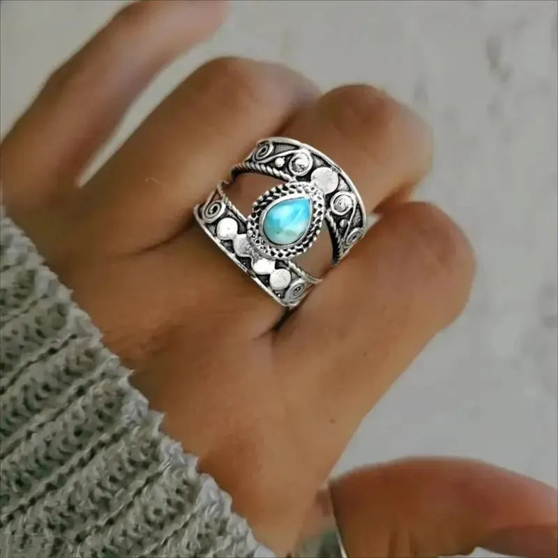 Meliora | Vintage-Ring mit Tropfenstein