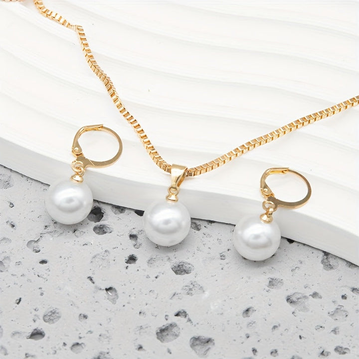 Isara | Schmuckset mit Eleganten Perlen und Sofistiziertem Finish